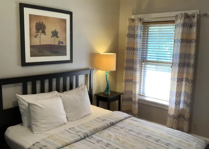 The House Hotels- Thoreau Upper - Lakewood - 10 Minutes To Downtown Attractions
