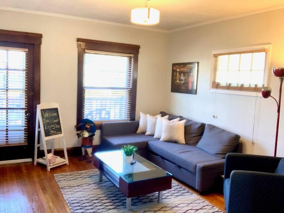 The House Hotels- Thoreau Upper - - 10 Minutes To Downtown Attractions Apartment Lakewood