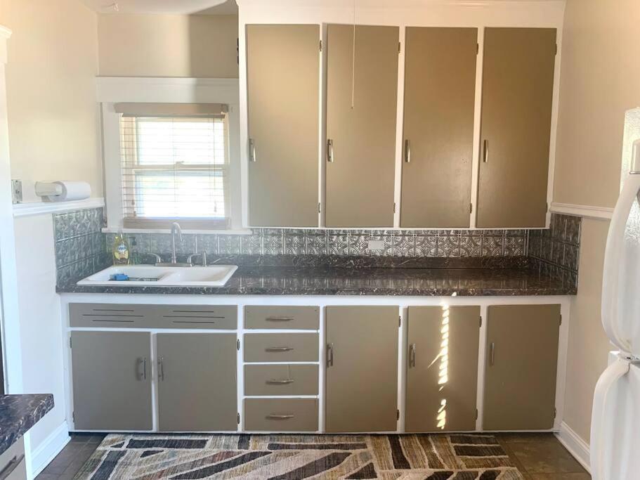 The House Hotels- Thoreau Upper - - 10 Minutes To Downtown Attractions Apartment *