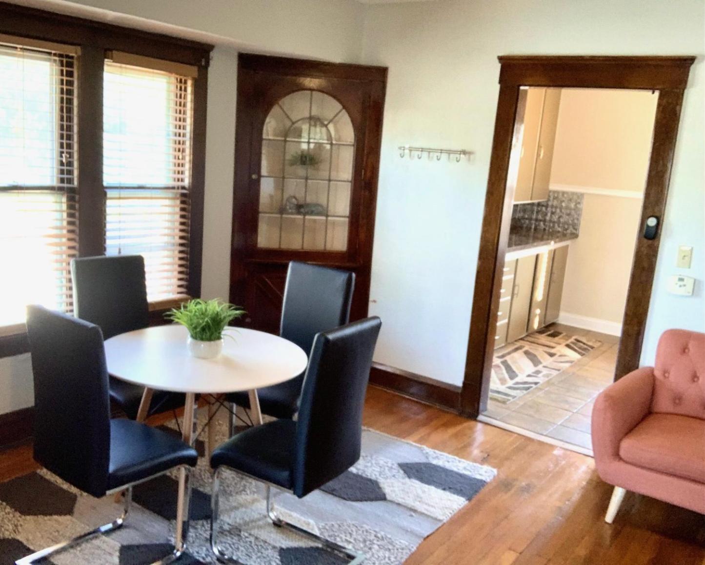 Apartment The House Hotels- Thoreau Upper - - 10 Minutes To Downtown Attractions Lakewood